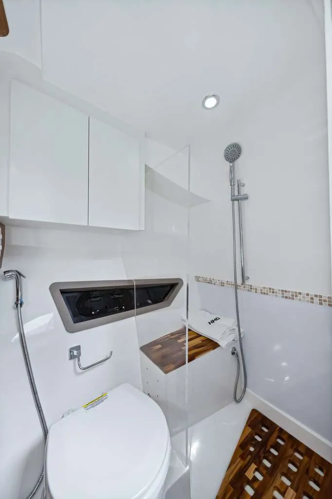 2025 NHD 365 HT — head with shower