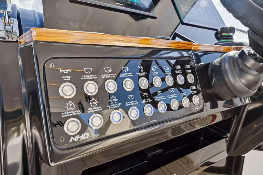2025 NHD 365 HT — helm switch panel